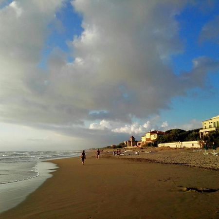 Villa Emilia Marina di Castagneto Carducci Eksteriør billede