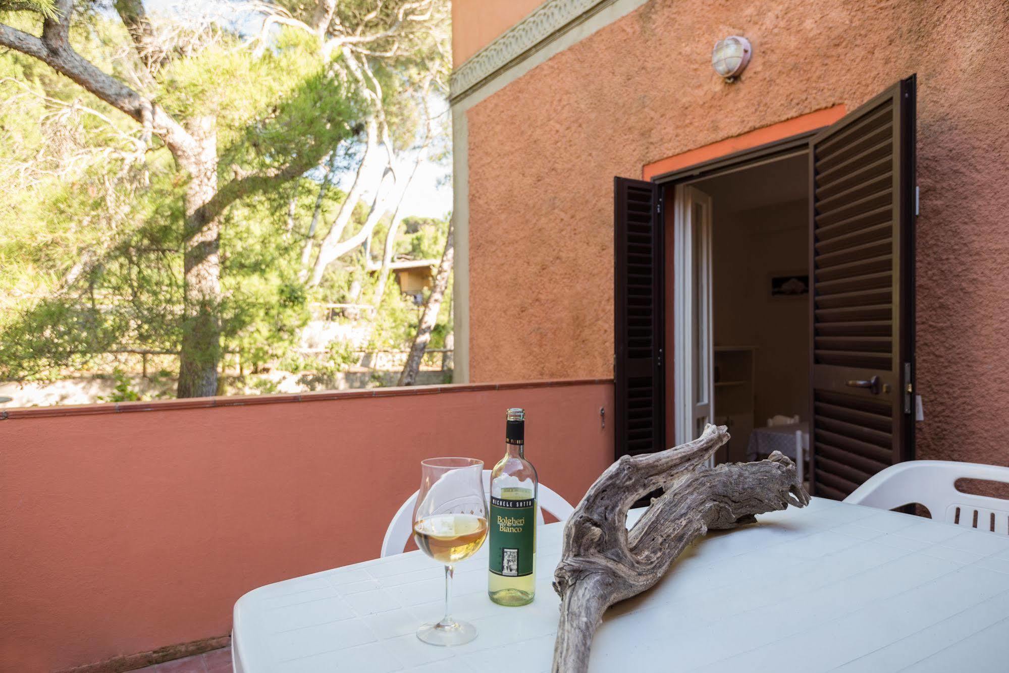 Villa Emilia Marina di Castagneto Carducci Eksteriør billede